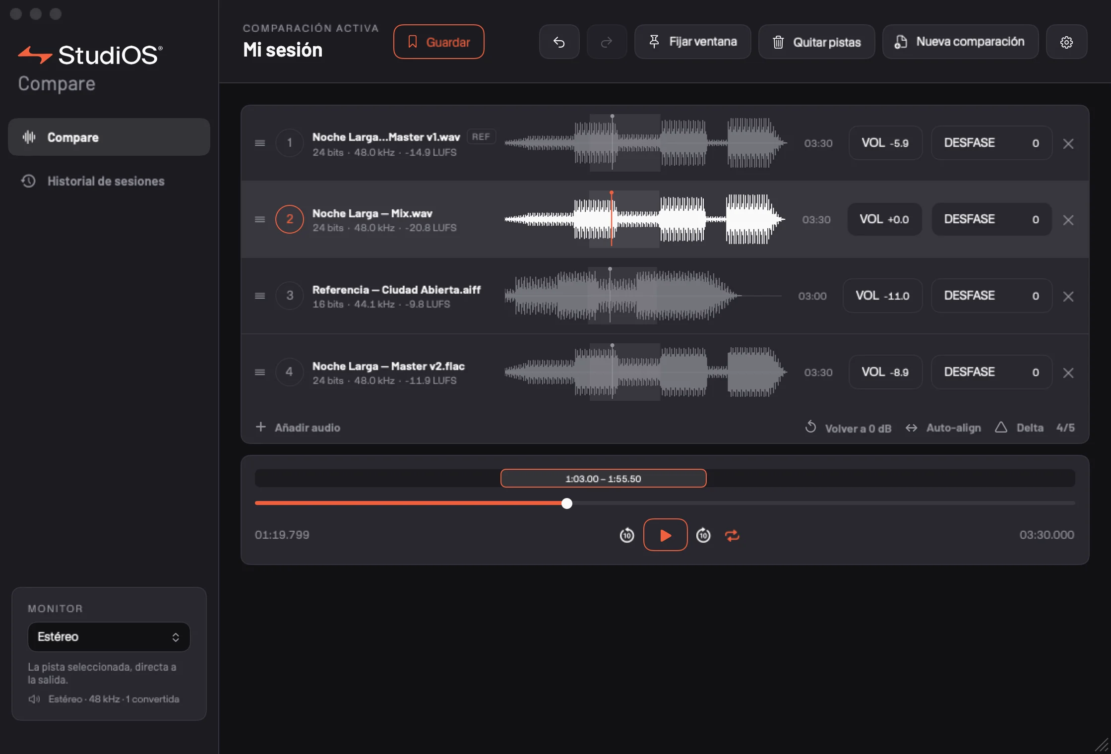 Compare — la ventana principal con varias versiones, la referencia arriba
